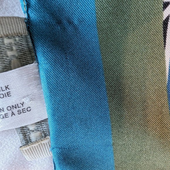 SOLD 100% Silk Scarf - Made in Italy - Picture 9 of 9